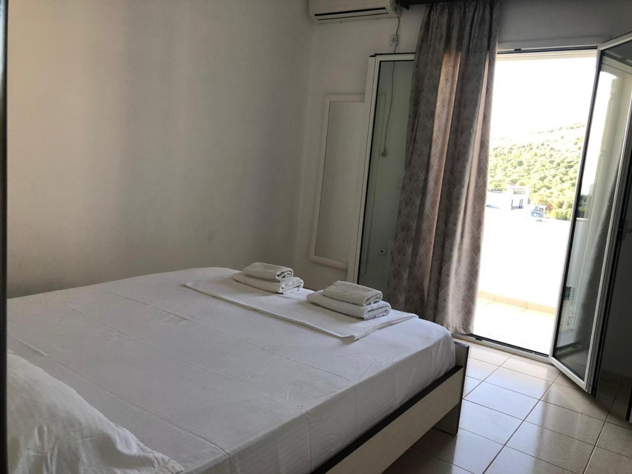 Villa Zotaj كساميل الغرفة الصورة